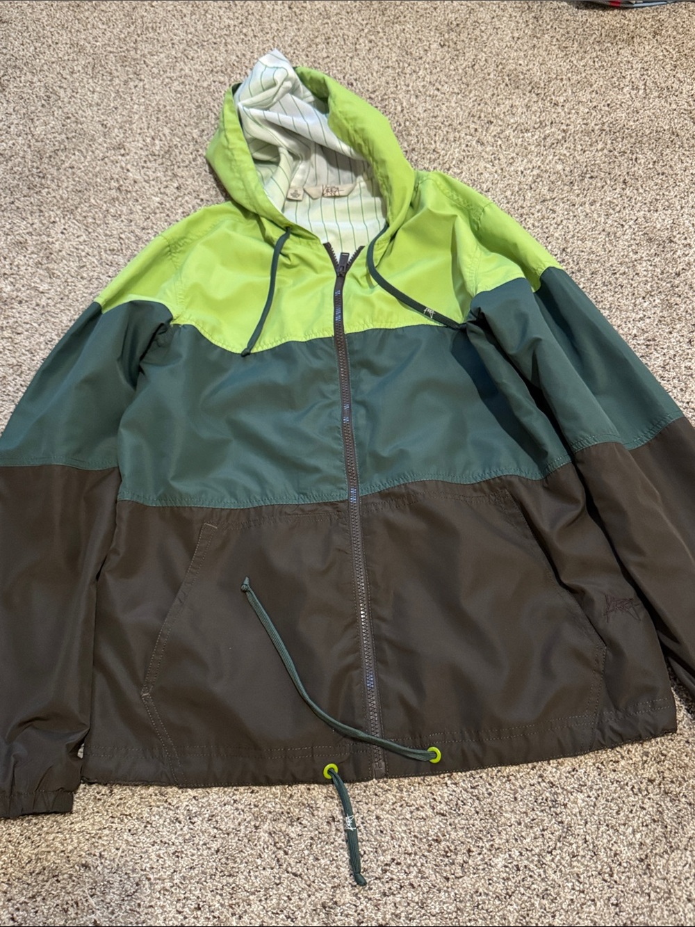 Kikka Women’s Light Green and Dark Green Colorblock Hooded Windbreaker size S